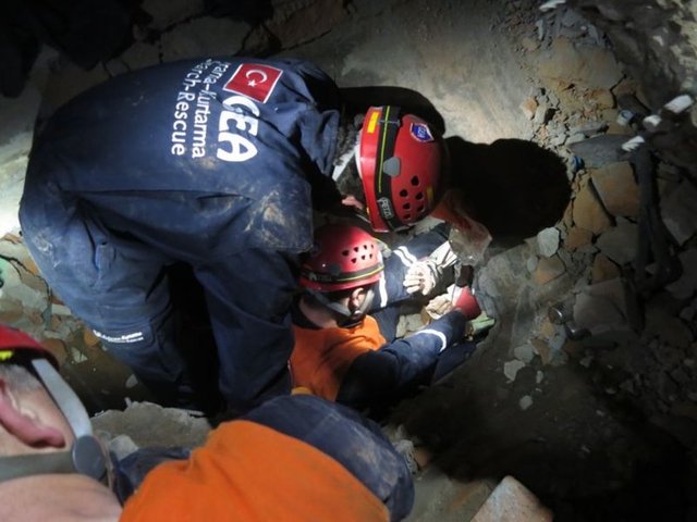 GEA'nın kurtarma çalışması objektiflere böyle yansıdı.