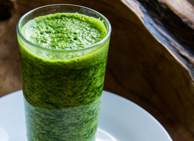 Marul, salatalık, ıspanak , pancar, havuç , elma, kivi gibi sebze ve  meyvelerin katı meyve sıkacaklarından geçirilerek elde edilen bu içecekler içerdikleri vitamin, mineral, fitokimyasallar ve enzimler ile beraber tam anlamıyla bir şifa deposu.