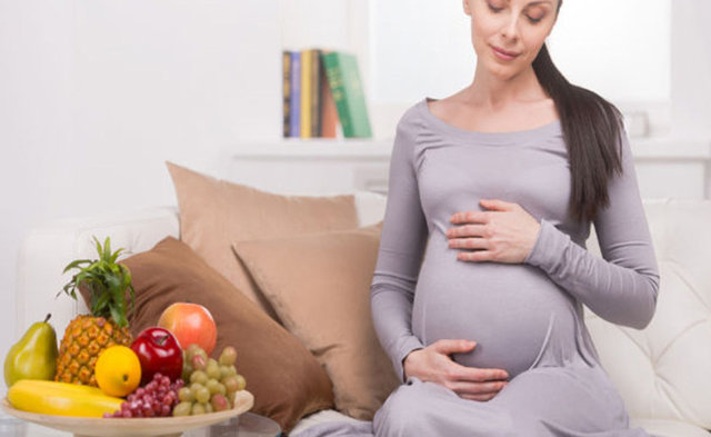 Ancak kronik hastalığı olan düzenli ilaç kullanan kişiler ve hamilelerin gün içerisinde doğru zamanda ve doğru miktarda sebze suyu tüketmesi gerekebilir.