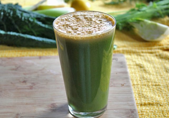 Bütün malzemeler yıkanır, blendırdan geçirilip hazırlanır ve mümkün olan en kısa sürede taze olarak tüketilir.  -   -