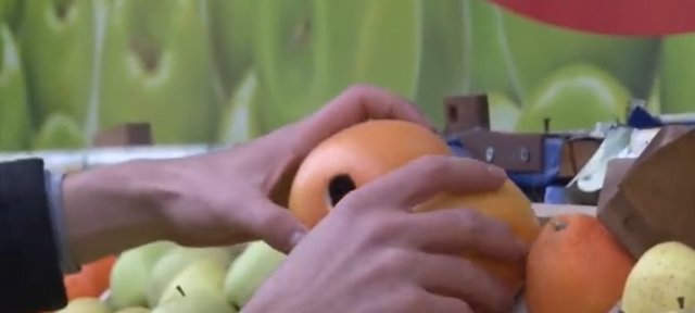 Bir teknoloji firması engelliler için faaliyet gösteren çağrı merkezinin tanıtımı için oldukça çarpıcı bir reklama imza attı.