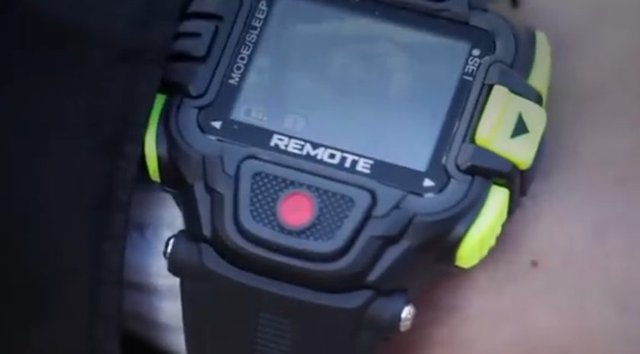 İşitme engelli olan Muharrem isimli vatandaşın ablasıyla bağlantı kuran firma, 1 ay boyunca Muharrem'e sürpriz yapmak için hazırlandı.