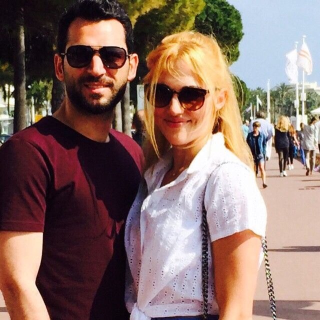 Meryem Uzerli ve merakla beklenen yeni dizisindeki partneri Murat Yıldırım, daha proje başlamadan ayrılmaz ikili oldu. Hem yurtiçindeki hem de yurtdışındaki davetlere birlikte katılan ikili önceki akşam Beyoğlu'nda görüntülendi.