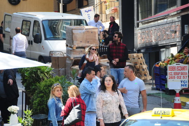 BAŞAR SAVUR, MUTLU DİNÇKÖK