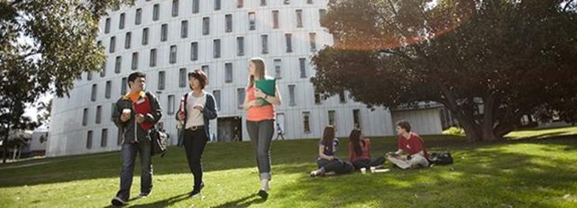 45-Deakin University 	 - AVUSTRALYA