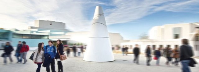 9- University of Warwick 	 - İNGİLTERE