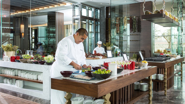 HYATT REGENCY İSTANBUL ATAKÖY  Brizo Restoran'da, 12:30-16:00 saatleri arasında düzenlenen Anneler Günü brunch'ında annenize manzara ve lezzetli sohbetlerle geçen, brunch sonrasında güller ve sürpriz hediyelerle bir gün hediye edebilirsiniz.