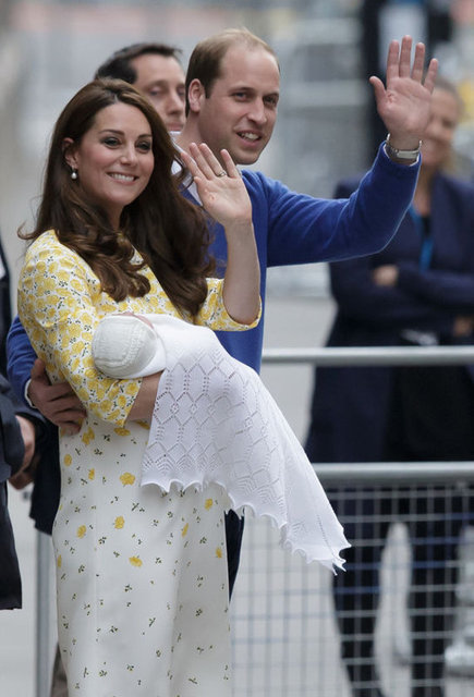 Çiftin resmi konutu Kensington Sarayı'nın resmi Twitter hesabından yapılan açıklamada, 3 kilo 700 gram ağırlığındaki bebeğin cinsiyetinin kız olduğu ve yerel saatle 08.34'te (TSİ: 10.34) dünyaya geldiği bildirildi.