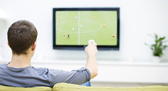 8- Erkekler için spor, sevişmek gibi  Araştırmalara göre heyecanlı bir futbol maçı seyreden erkeğin testisleri çekilebilir veya sertleşebilir! Bu "seksüel anlamda heyecanlanmayla" aynı diyor uzmanlar.