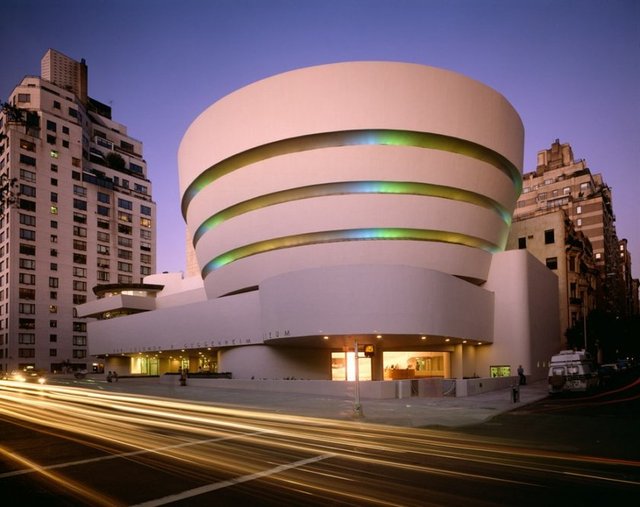 Dünyanın en çok fotoğraflanan yeri New York'da bulunan Guggenheim müzesi.