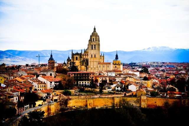 Ülke Kent Yaşamak isteyenlerin oranıİspanya Madrid 5