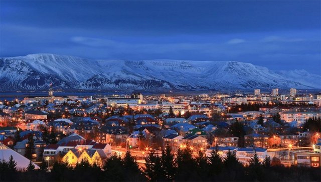 İzlanda da bulunan Reykjavik kenti, dünyanın en az elektrik tüketen şehridir.