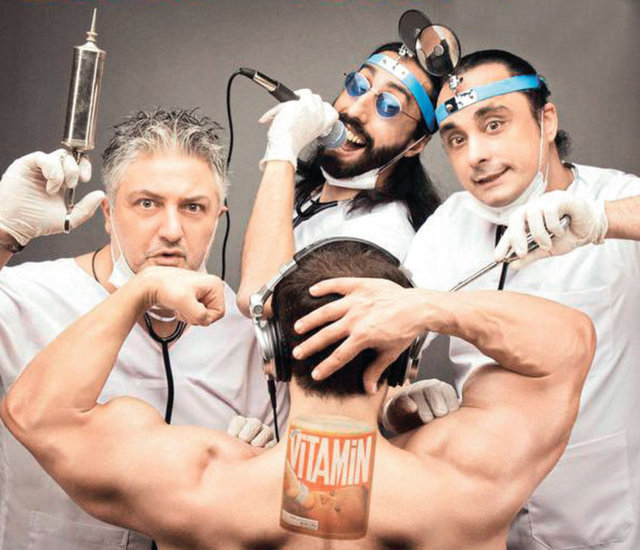 HT/GAZETE - 16 yıl sonra yeniden bir araya gelen Tolga Sünter, Emrah Anul ve Selçuk Aksoy, 'Endoplazmik Retikulum' ismini verdikleri yeni albümlerini hayranlarıyla buluşturdu.