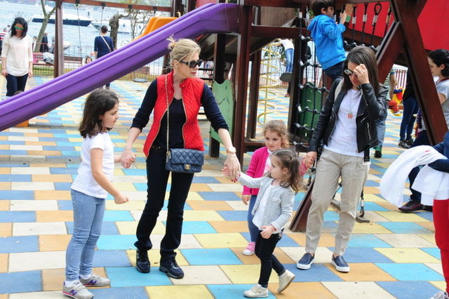 AZRA SARIGÜL, ALİN AYSAL, FANİ AYSAL, AYŞE NAZ SARIGÜL, FATOŞ SARIGÜL