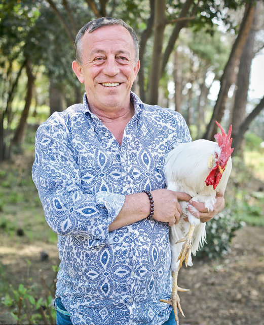 Şamdan Plus dergisinden Elif Aktuğ'u görkemli köşkünde konuk eden Ağaoğlu, huzurlu yaşamını anlattı...