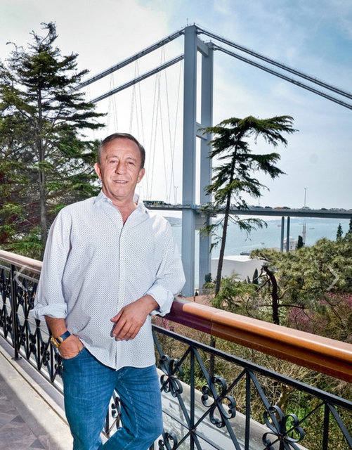 İşadamı Ali Ağaoğlu, 30 yıl boyunca Suriye Konsolosluğu olarak kullanılan, Boğaz'a nazır üç katlı bir köşkünün kapılarını açtı...