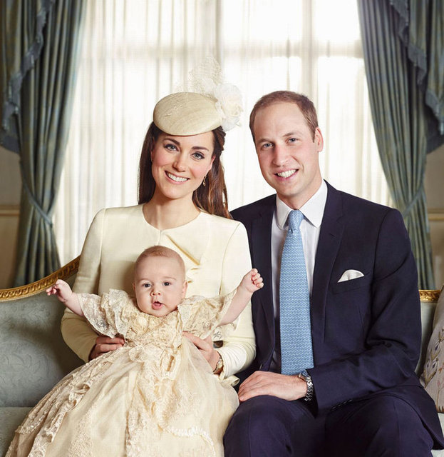 Kate Middleton. İkinci kez anne olan Düşes, evliliği ile, giyim tarzı ve sempatik tavırları ile kalplerde yeri ayrı olan isimlerden biri.
