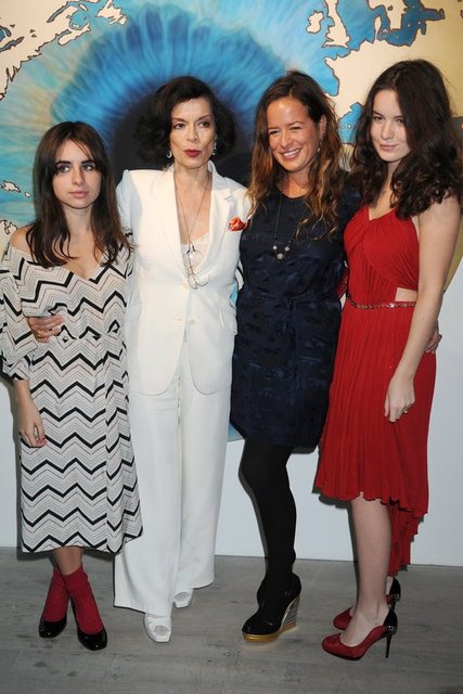 Bianca Jagger. Gelmiş geçmiş en karizmatik, en tarz sahibi kadınlardan biri benim için. Görünen o ki; bu karizması kızı Mara Jade'e de geçmiş.