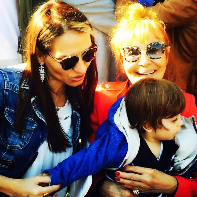 EBRU AKEL  - Aşklarım...