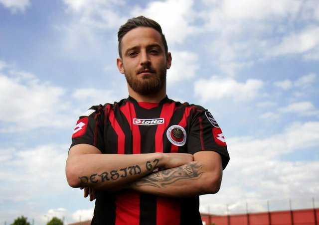 14- Deniz Naki - Yaş: 25 - Pozisyon: Orta saha, Forvet Arkası      - Oynadığı son kulüp: Gençlerbirliği - Piyasa Değeri: 800 bin Euro