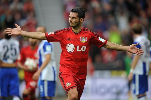 36- Emir Spahic - Yaş: 34 - Pozisyon: Defans, Stoper             - Oynadığı son kulüp: Bayer Leverkusen - Piyasa Değeri: 2 milyon Euro