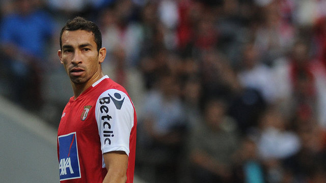 35- Paulo Vinicius - Yaş: 30 - Pozisyon: Defans, Stoper             - Oynadığı son kulüp: Braga - Piyasa Değeri: 3 milyon Euro