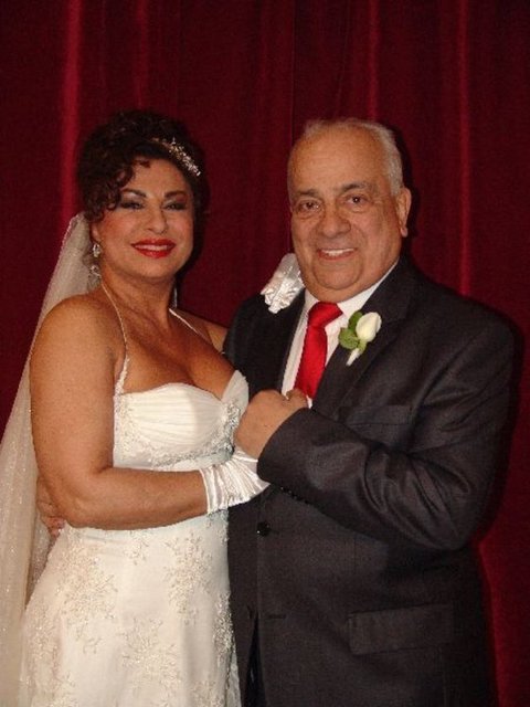 Akasya Durağı dizisinde Nuri Baba karakterini canlandırmıştır.