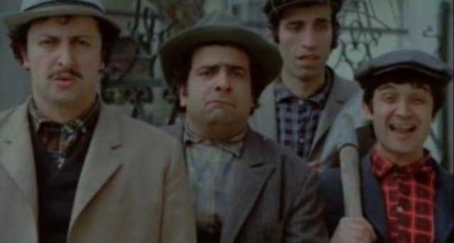 Salak Milyoner, Köyden İndim Şehire, Güler Misin Ağlar Mısın, Nereye Bakıyor Bu Adamlar, Hasip ile Nasip gibi filmleriyle eşleştirilmiş bir komedyen olarak ün kazanmıştır.