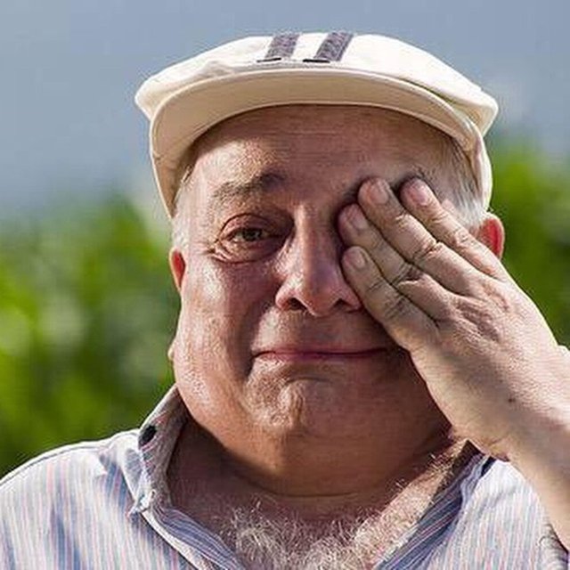 "YÜZÜ SOLGUNDU, SÖYLEYEMEDİM" -  - Zeki Alasya'yı en son 20 gün önce gördüğünü söyleyen İnanır, "En son bir oyunda görüştüm. Yüzünü solgun gördüm. Ancak söylemedim, söyleyemedim.