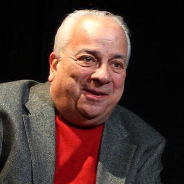 Bir bütün yok oldu bugün, - Metin'e allah ömür versin, acısı herkesten çok çok fazladır. Bir yıldızımız - daha gökyüzüne yolladık. Gecelerimiz daha aydınlık olacak. Onunla büyüyen - nesiller çok şanslı. Camiyanın başı sağolsun, çok üzgünüz