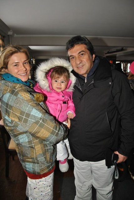 AHU ORAKÇIOĞLU VE KIZI