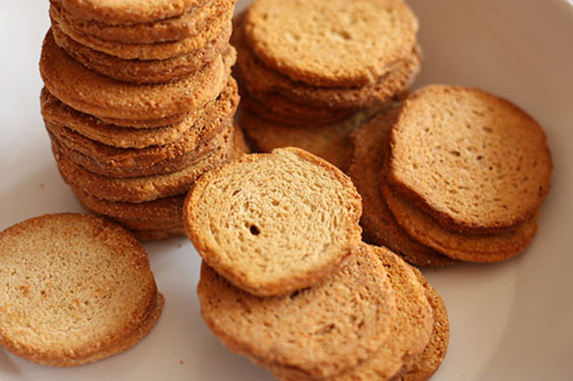 2 adet tuzsuz etimek