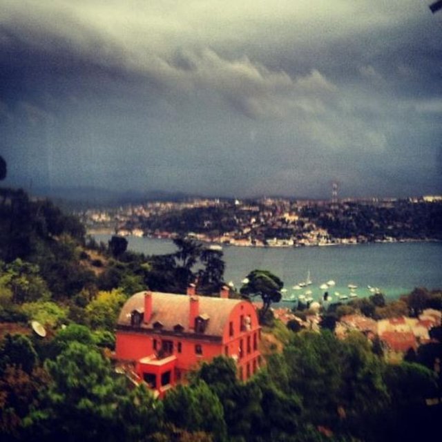 ŞAHNAZ ÇAKIRALP  - Şahnaz Çakıralp'in salonundan İstanbul Boğazı.