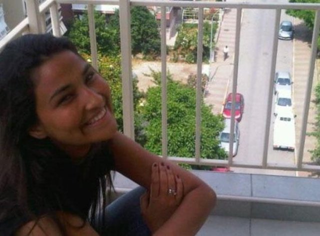 GİZEM HATİPOĞLU  - Gizem Hatipoğlu'nun yeni evinden balkon manzarası.