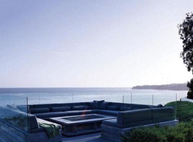 COURTNEY COX  - Courtney Cox'un harabe halinde alıp restore ettirdiği evinin bahçesi de okyanus manzaralı