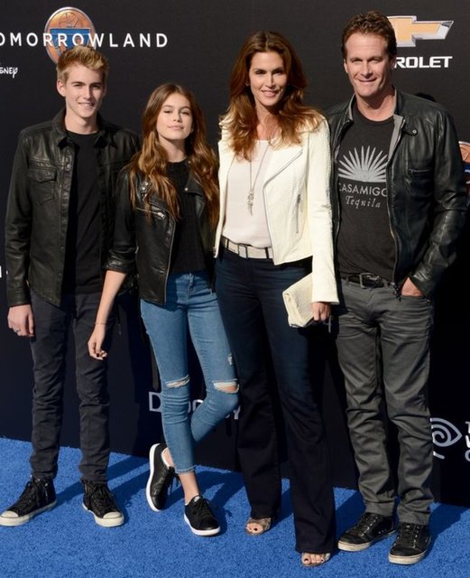 Crawford'un uzun yıllardır birlikte olduğu organizatör Rande Gerber'le olan evliliğinden doğan ikinci çocuğu.