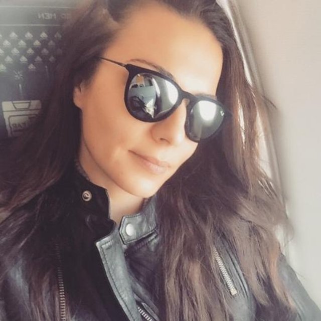 BURCU KARA - Ben yine uçakta -