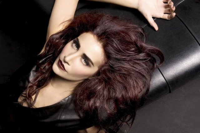 Bu stres yüzünden hastaneye kaldırıldığım da doğru değil. Gıda zehirlenmesi yaşadım."