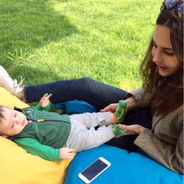 Biz de 'Aman çocuk beslensin, aman eksik kalmasın, aman verelim' derken biraz fazla kaçırdık. Bizim bebişi de doktor rejime soktu, pirinci kesti.