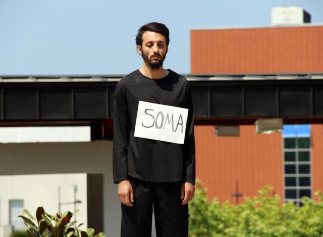 13 Nisan 2015 8'i tutuklu 45 sanığın yargılanmasına, Akhisar Bülent Ciğeroğlu Kültür Merkezi Salonu'nda başlandı.