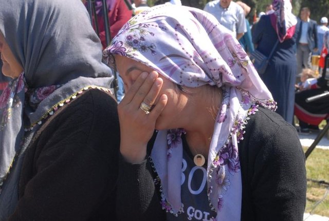 13 Mayıs 2014 saat 23.00 Enerji ve Tabii Kaynaklar Bakanı Taner Yıldız, ocağın hemen yanındaki bina oluşturulan kriz masasının başına geçti. -