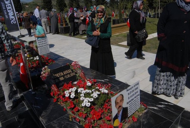 14 Mayıs 2014 saat 11.00 Kırkağaç'taki soğuk hava deposunda bulunan 146 madencinin cenazeleri aile yakınlarına teslim edilmeye başlandı.