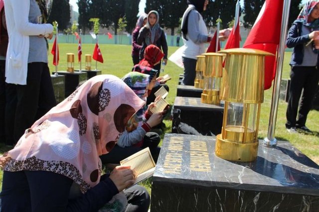 6 Haziran 2014 Soma olayını araştıran meclis araştırma komisyonu üyeleri, ilçeye gelip inceleme yaptı.