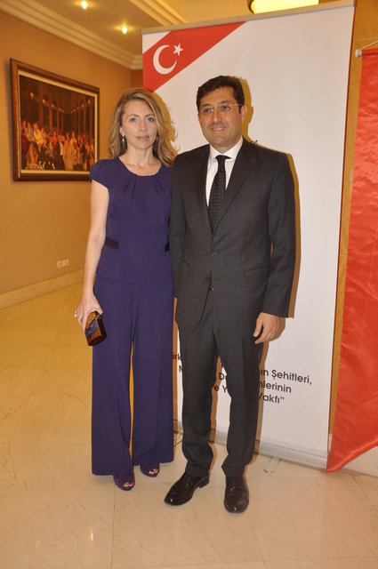 MURAT HAZİNEDAR VE EŞİ 