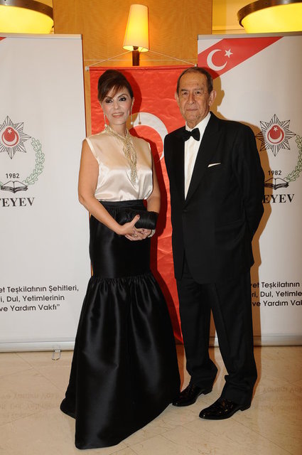 FERYAL GÜLMAN, MARAL ÖZTEKİN