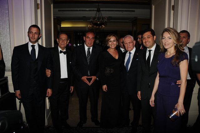 ALİCAN ULUSOY, MARAL ÖZTEKİN, YILDIRIM - REVNA DEMİRÖREN, MURAT - ÖZLEM HANİNEDAR