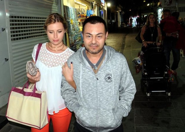 Neziha KARTAL / HABERTÜRK MAGAZİN - Adana Optimum Moda Günleri'nde podyuma çıkan Chloe Loughnan Ortaç'la defile arasında bir araya geldik. Loughnan, eşi Serdar Ortaç'la ilişkisinden mutfaktaki maharetlerine, kariyerine kadar birçok soruya cevap verdi.