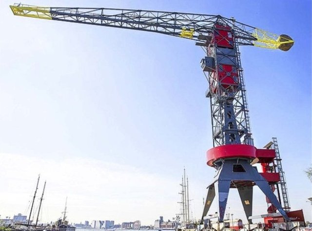 Faralda Crane Hotel, Hollanda50 metre uzunluğundaki bu vinç otel olarak hizmet veriyor. Sıradışı insanlar için sıradışı bir otel...