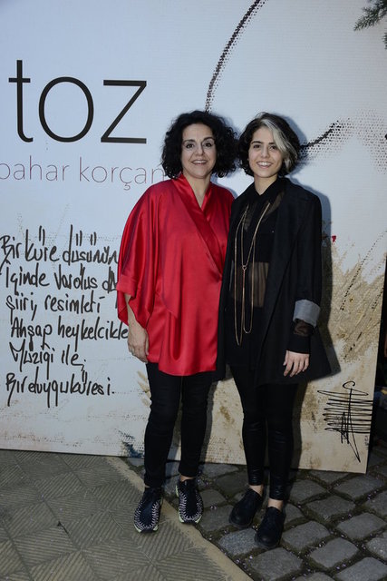 BAHAR, LAL KORÇAN