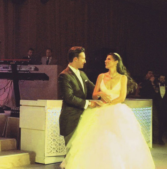 Gecenin fotoğraflarını Instagram hesaplarından paylaşıldı.